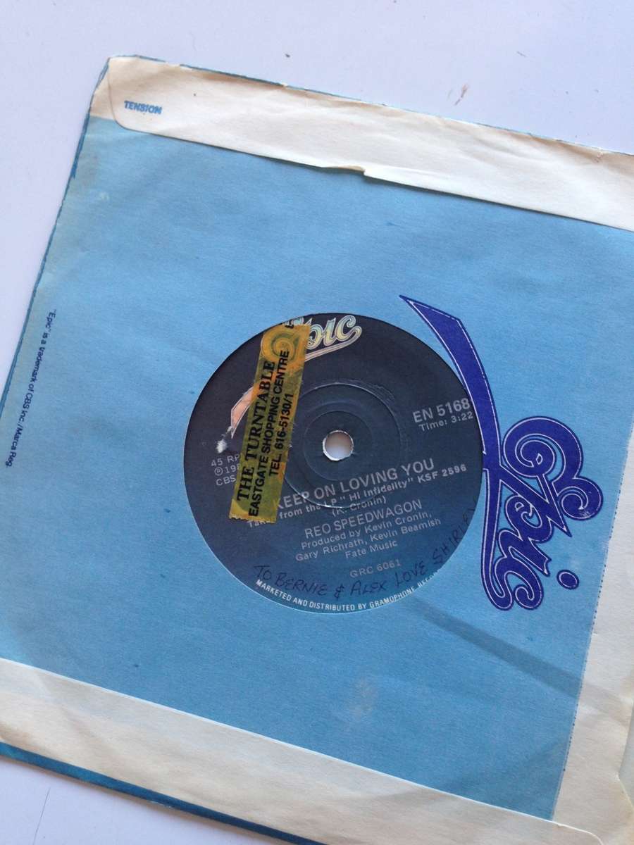 Reo Speedwagon - Keep on loving you 7" single
