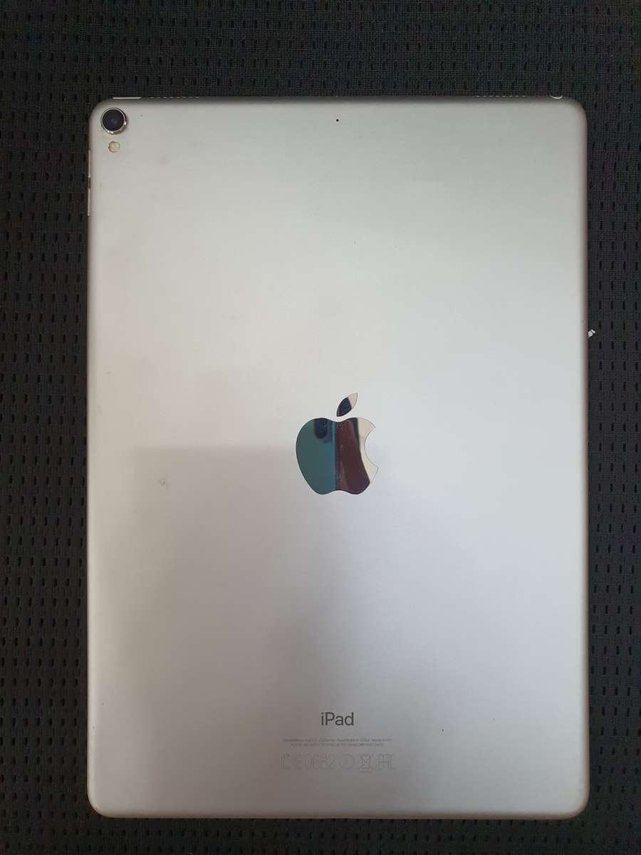 Apple iPad 10.5 Pro 256gb Silver WiFi ONLY