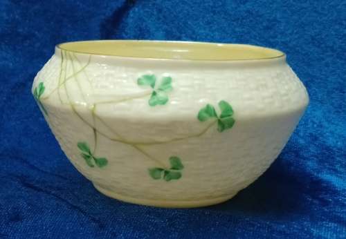 IRISH BELLEEK PORCELAIN BOWL WITH SHAMROCK DETAIL