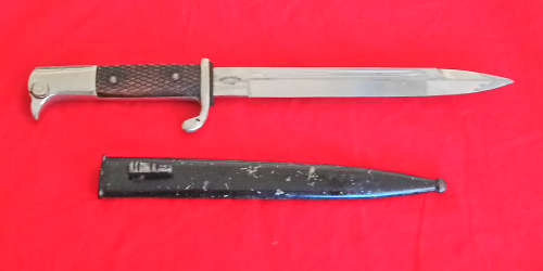 ORIGINAL WW2 GERMAN PARADE BAYONET. SCARCE WOODEN GRIP VARIANT