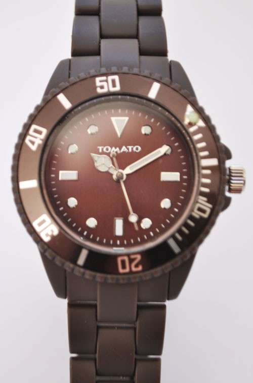 BRAND NEW TOMATO LADIES BROWN WATCH ,BROWN DIAL WITH WHITE ACCENTS  GLOW IN THE DARK MARKERS T564119