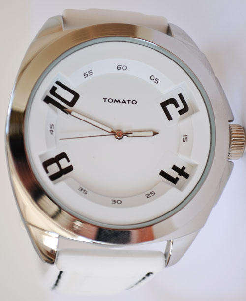 BRAND NEW Tomato Gents White Rubber Band Stainless Steel Round Dial Sports Watch**Stunning Watch**