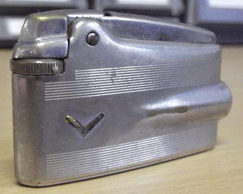 Vintage Ronson 'Varaflame' lighter - made in England