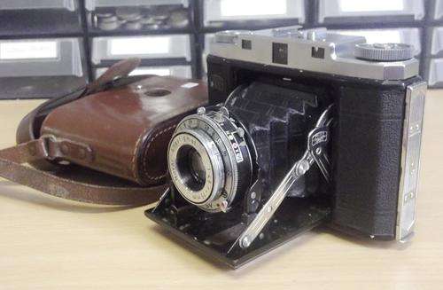 Zeiss Ikon, Ikonta, camera with Prontor-SV lense - circa. mid 1940's