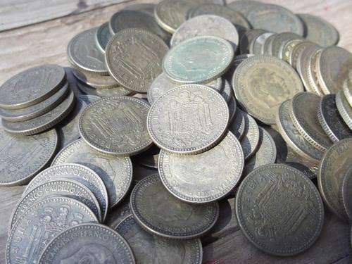 Spain 1 Peseta 1947 to 1963, 83 coins - bid per coin
