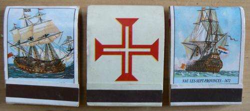 3 Portuguese 4-layer matchbooks - exploration quests & the Cross of Jesus