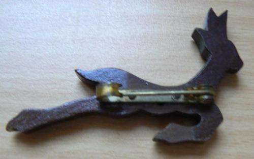 Vintage Springbok wooden brooch