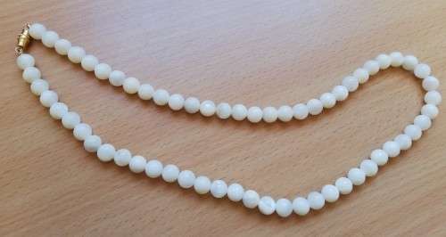 Vintage heavy white stone necklace, short