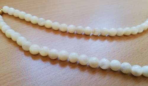 Vintage heavy white stone necklace, short