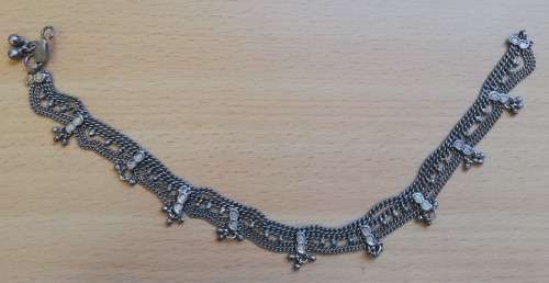 Eastern-style metal ankle chain