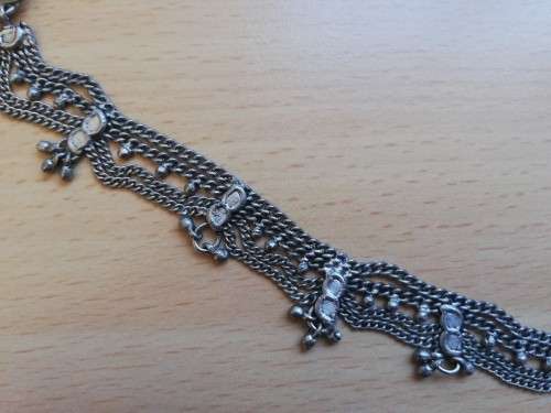 Eastern-style metal ankle chain