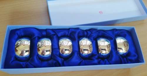 Newbridge Silverware set of 6 napkin rings