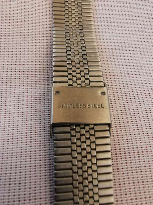 Stylish ladies Ocasion watch - new battery, working