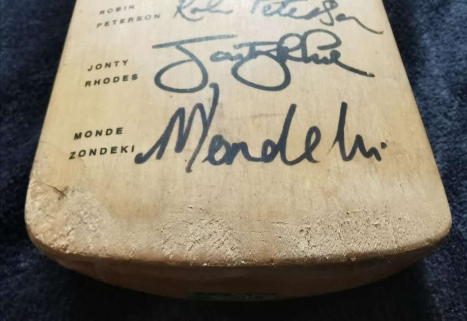 Cricket bat signed by full South African cricket team World Cup 2003