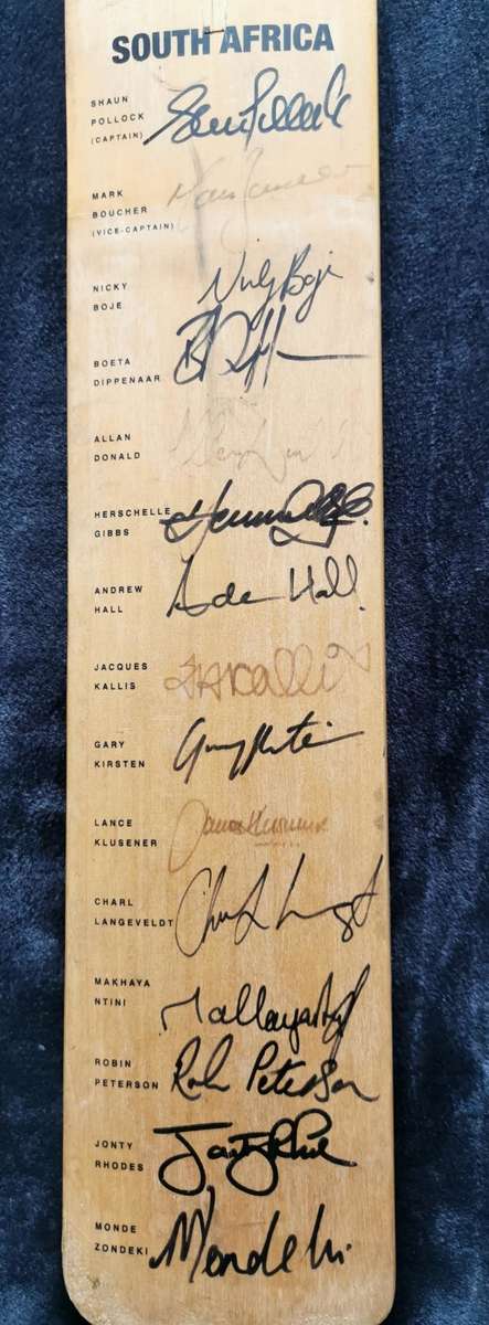 Cricket bat signed by full South African cricket team World Cup 2003