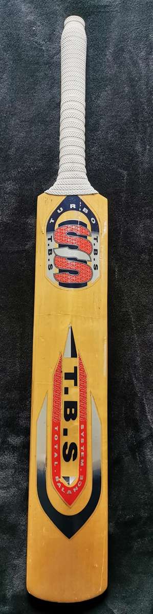 Cricket bat signed by full South African cricket team World Cup 2003