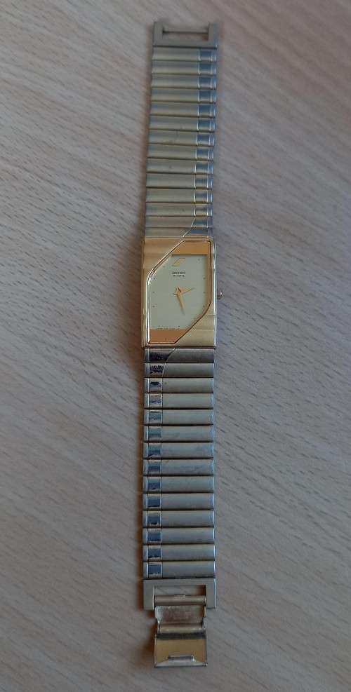 Vintage gold-tone Seiko ladies quartz watch, new battery, working