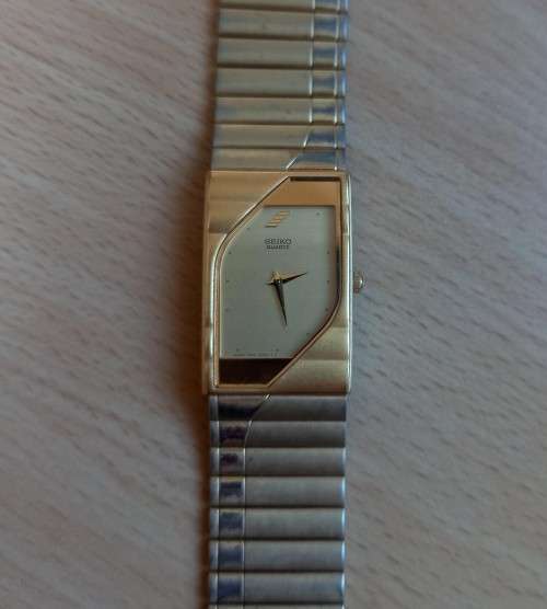 Vintage gold-tone Seiko ladies quartz watch, new battery, working
