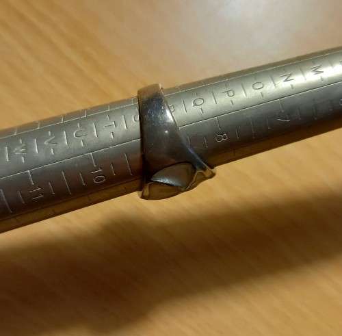 Pretty chunky vintage ring, size R