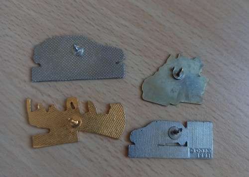 Lot of 4 vintage Renault & Citroen lapel pin badges