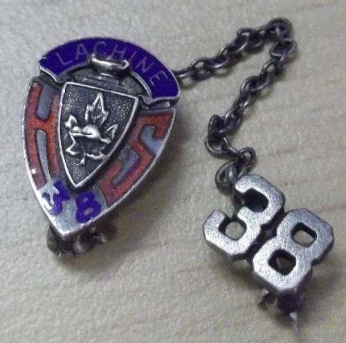 Lachire 38 pin badge silver - Canadian