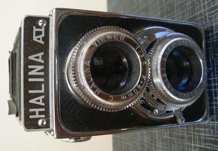 Halina A1 Twin Lens Reflex (TLR) camera 1950s in leather case