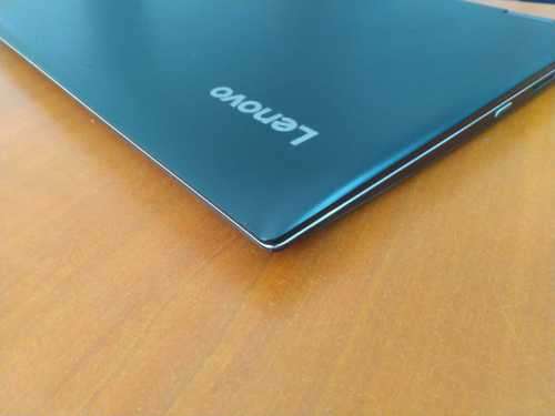 Powerful Lenovo Flex 5 - 2 in 1 laptop / Tablet - i7 7th gen - 16GB DDR4 - 128GB SSD M.2 + 1TB - 14"