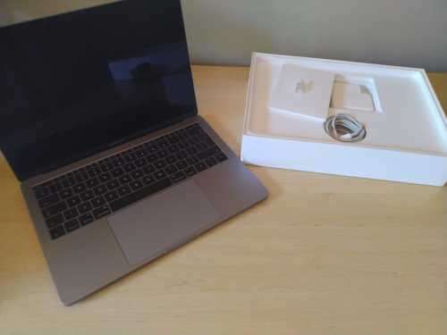 13 Macbook Pro i5 Space grey 2017 - With original Box