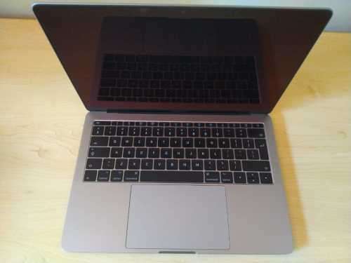 13 Macbook Pro i5 Space grey 2017 - With original Box