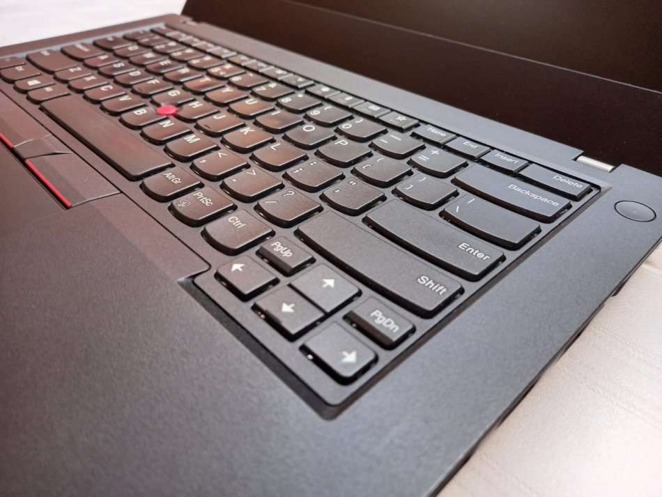 Powerful Lenovo T470 - 16GB DDR4 - 240GB SSD - Extra long battery life - with Lenovo warranty