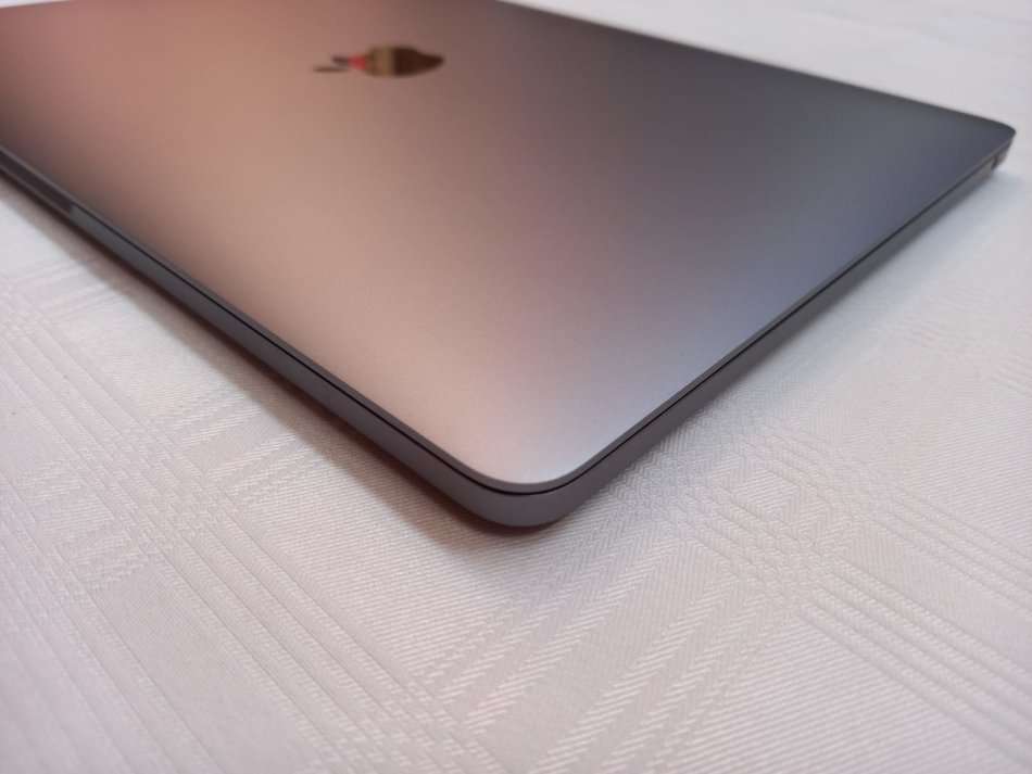 MacBook Pro 2017 - 13" Retina - Core i5 - 8GB -128GB