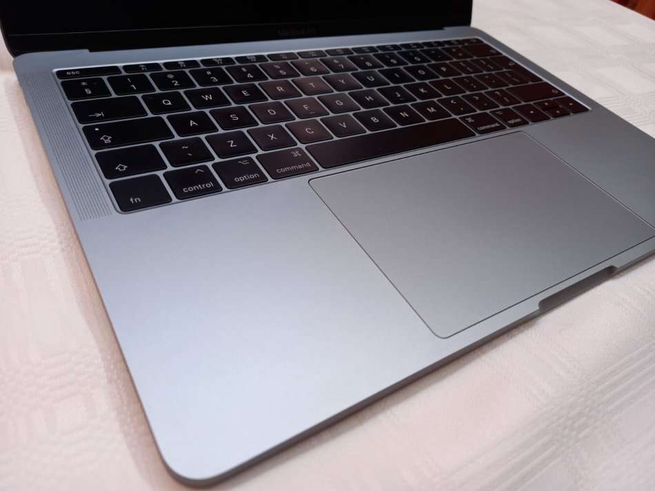 MacBook Pro 2017 - 13" Retina - Core i5 - 8GB -128GB