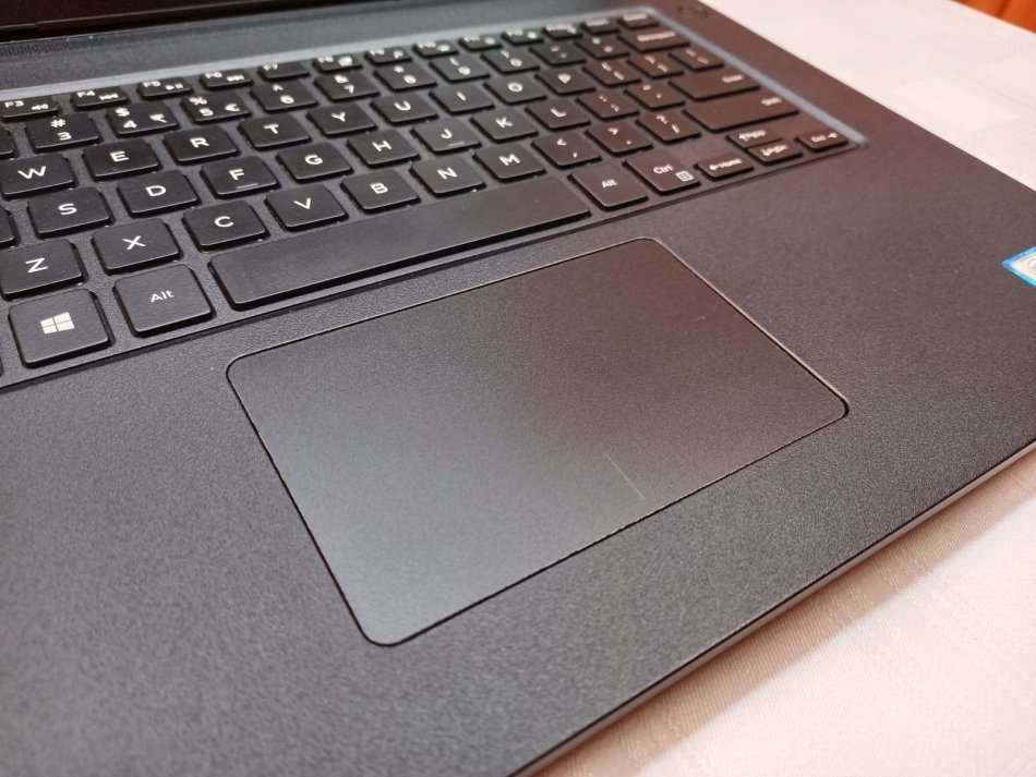 Dell Latitude Laptop - Intel i5 7th gen - 256GB SSD M.2 - 16GB - 14" FHD