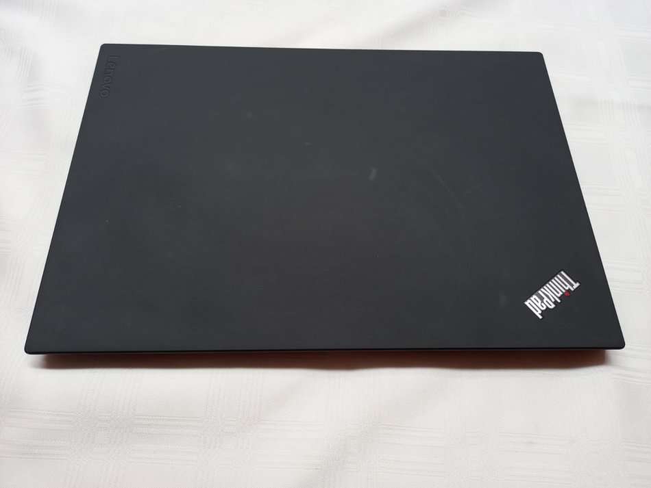 Lenovo T570 - i5 7th gen - 8GB - 1TB - 15.6" with Lenovo warranty