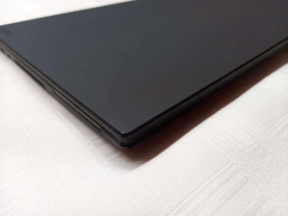 Lenovo T570 - i5 7th gen - 8GB - 1TB - 15.6" with Lenovo warranty