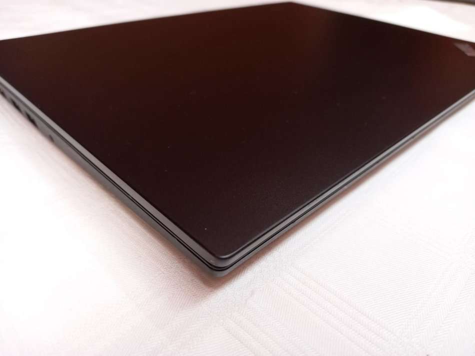 Lenovo ThinkPad E490 - i7 8th gen Quad Core - 256GB SSD - 8GB - 14" FHD