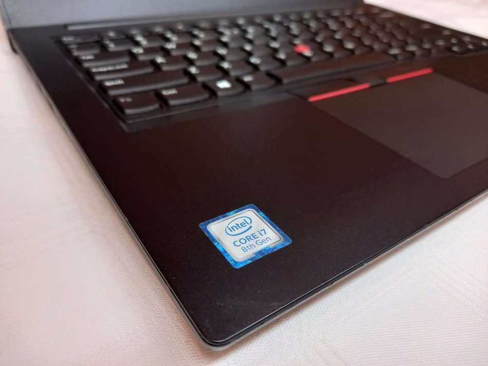 Lenovo ThinkPad E490 - i7 8th gen Quad Core - 256GB SSD - 8GB - 14" FHD