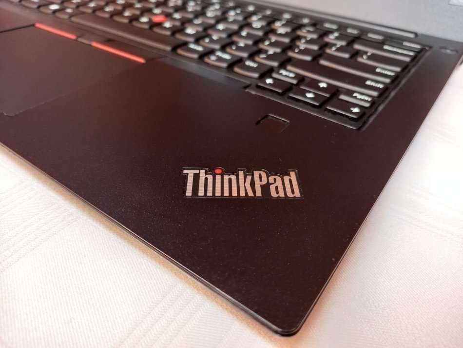 Lenovo ThinkPad E490 - i7 8th gen Quad Core - 256GB SSD - 8GB - 14" FHD