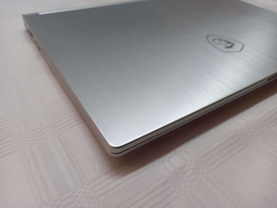 Powerful MSI Prestige Laptop with orginal Box - Intel i7 - 16GB DDR4 - 14" FHD