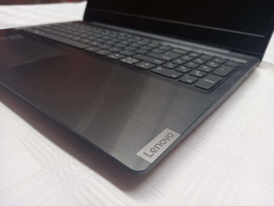 Lenovo ideapad - Intel i7 10th Gen - 12GB - 256GB SSD + 1TB HDD - 15.6" HD Display