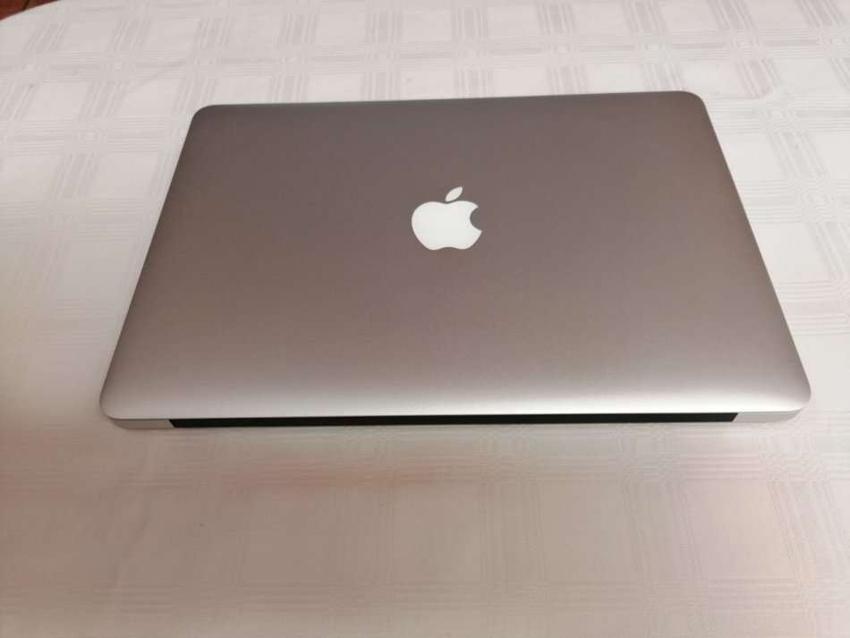 Powerful MacBook Air "Core i5" 1.8 13inch (2017 model) - MINT Condition