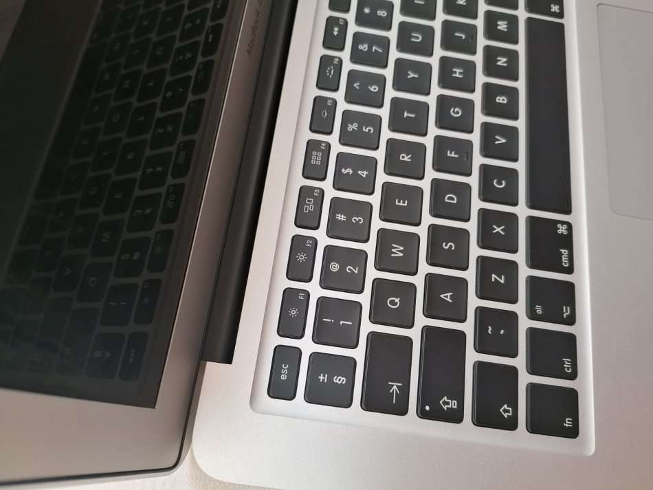 Powerful MacBook Air "Core i5" 1.8 13inch (2017 model) - MINT Condition