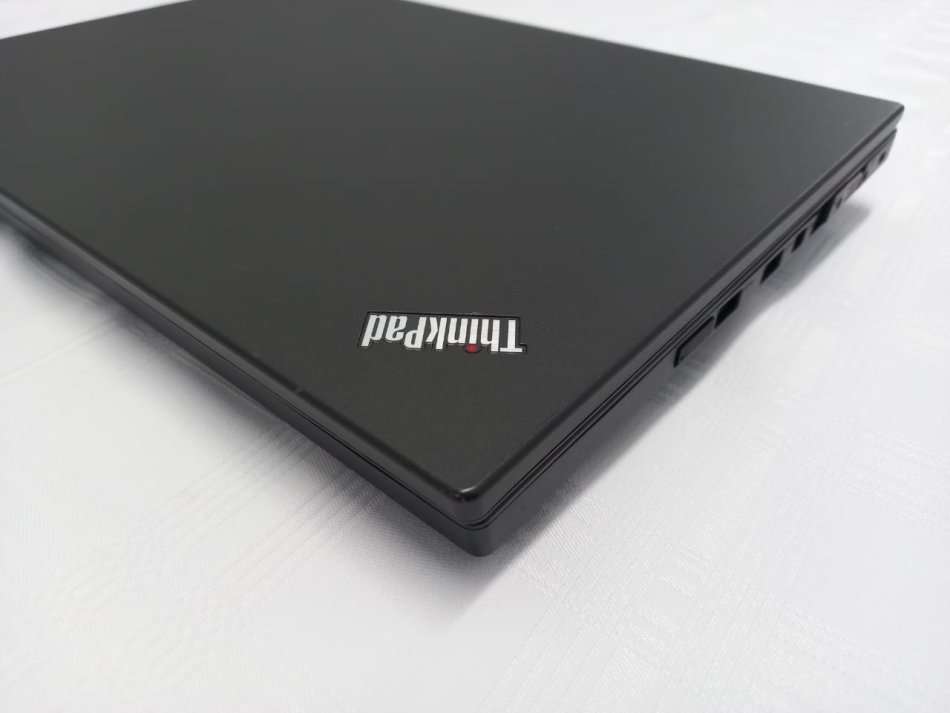 Lenovo ThinkPad L470 - Intel i5 - 12GB DDR4 - 240GB SSD - 14" FHD - With Extended Battery