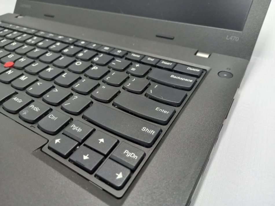 Lenovo ThinkPad L470 - Intel i5 - 12GB DDR4 - 240GB SSD - 14" FHD - With Extended Battery