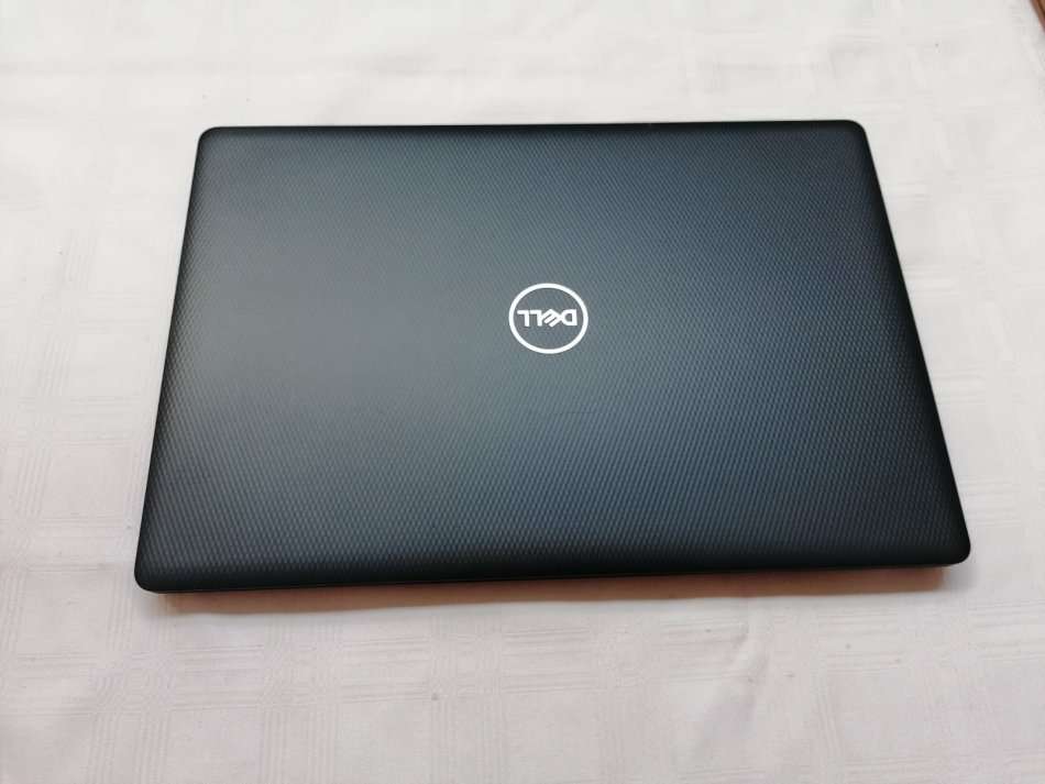 Dell Inspiron - Intel 10th Gen - 8GB DDR4 - 256GB SSD + 1TB HDD - 15.6" Display
