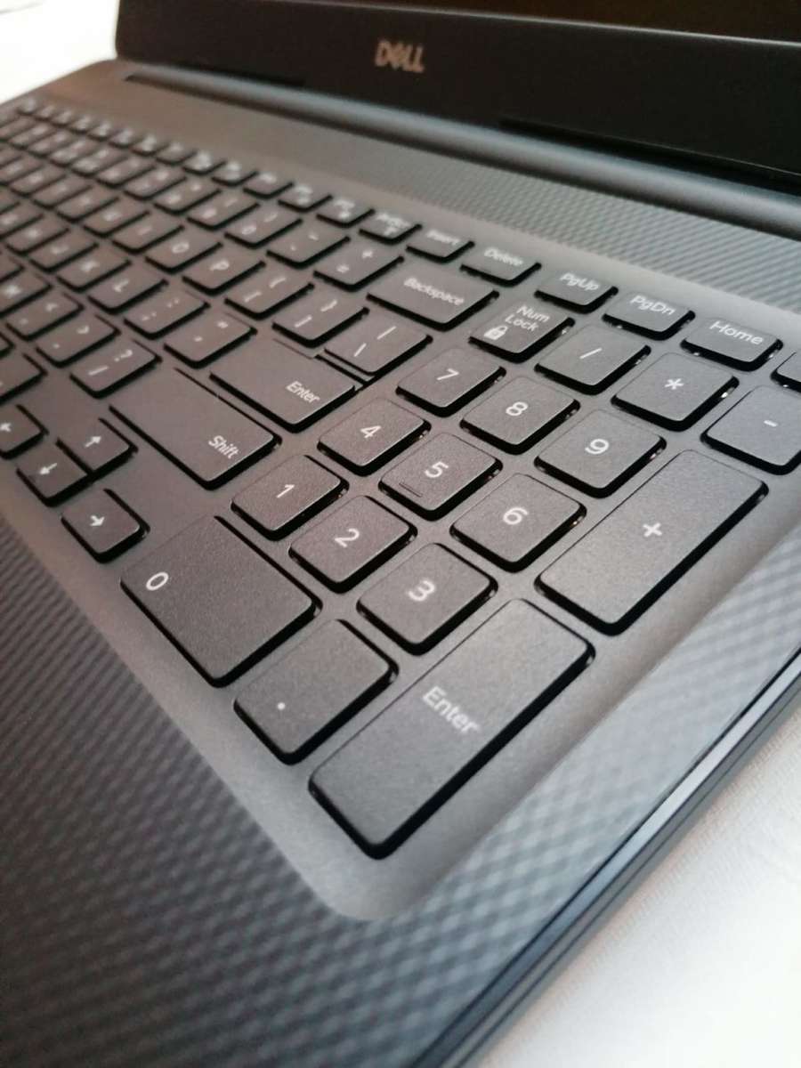 Dell Inspiron - Intel 10th Gen - 8GB DDR4 - 256GB SSD + 1TB HDD - 15.6" Display