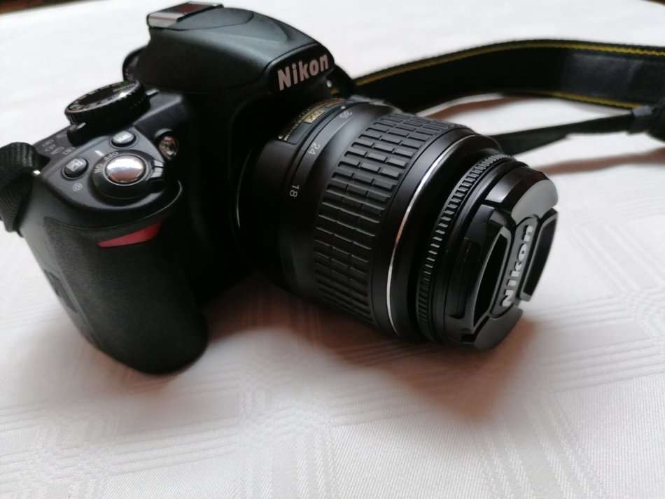 NIKON DSLR Camera D3100 + Lens & Extras