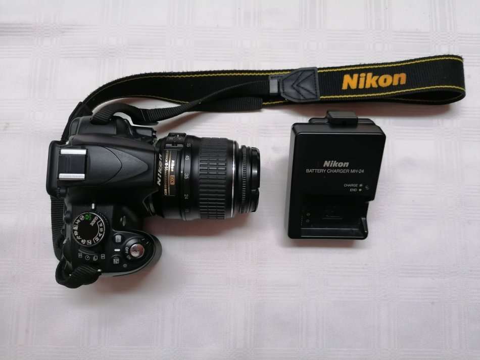 NIKON DSLR Camera D3100 + Lens & Extras