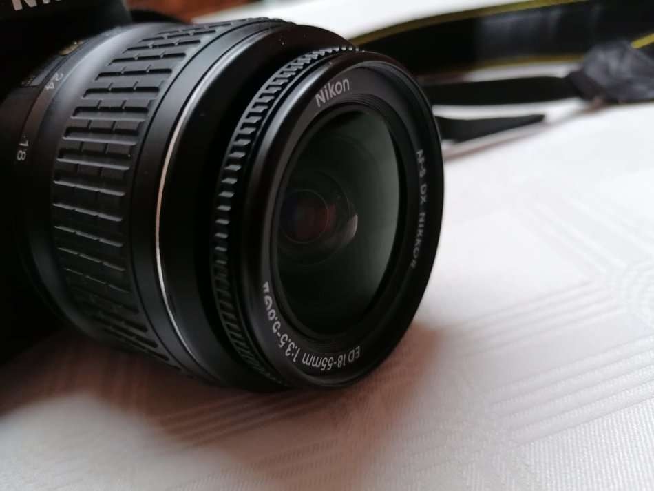 NIKON DSLR Camera D3100 + Lens & Extras