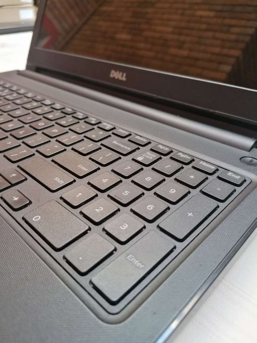 Dell Inspiron Laptop - Intel i5 7th gen - 1TB HDD - 12GB Memory - 15.6" HD